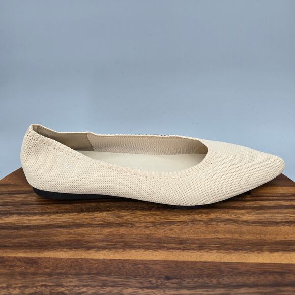 Vivaia Aria Flats Women's 9.5 41 Cream Ivory Pointed Toe Slip On Comfort Shoes - Picture 1 of 7